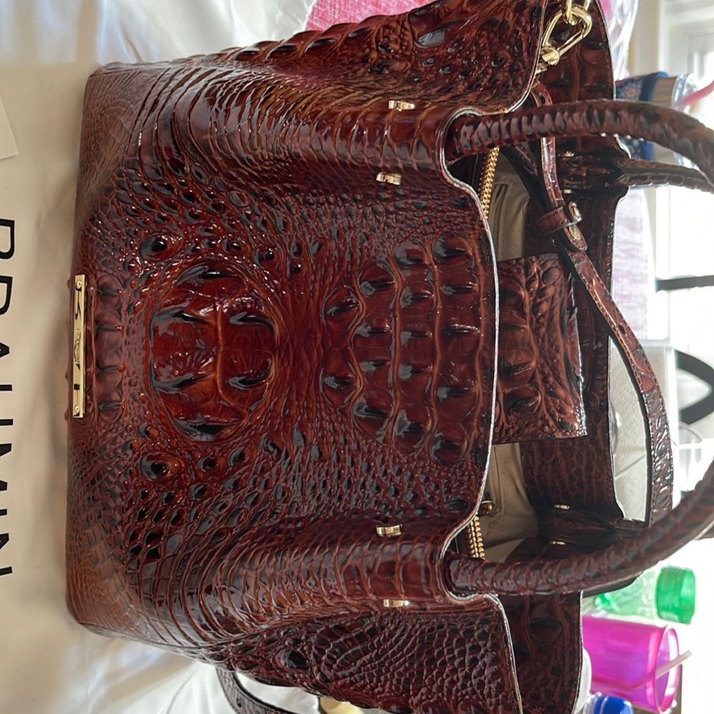 Brahmin purse like new style number R18 151 0004
